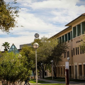 TAMIU Campus Exterior