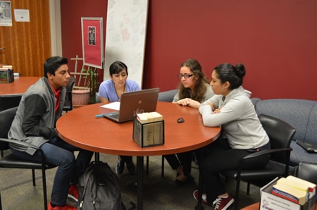 TAMIU Writing Center